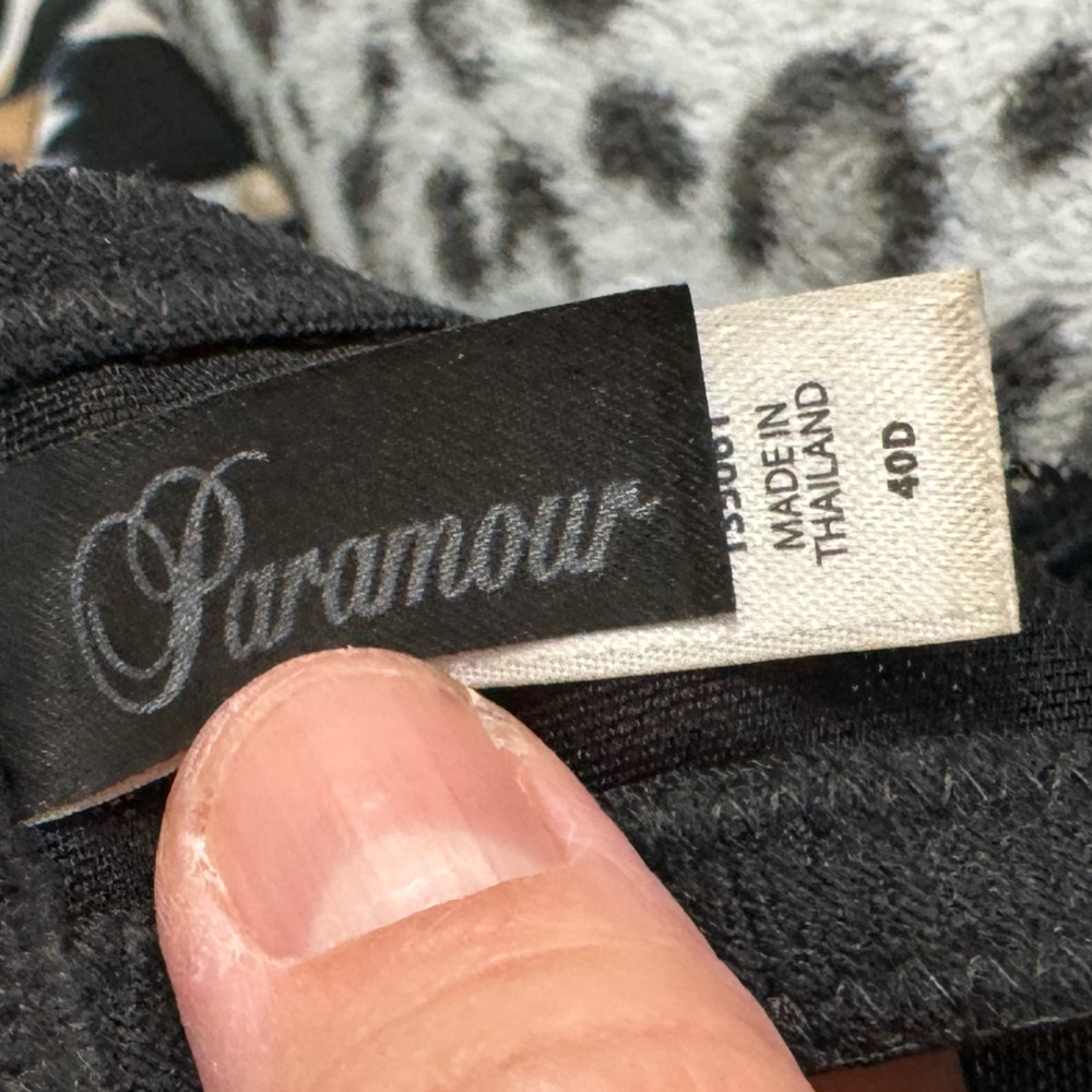 Paramour Underwire Bra Size 40d - image 3